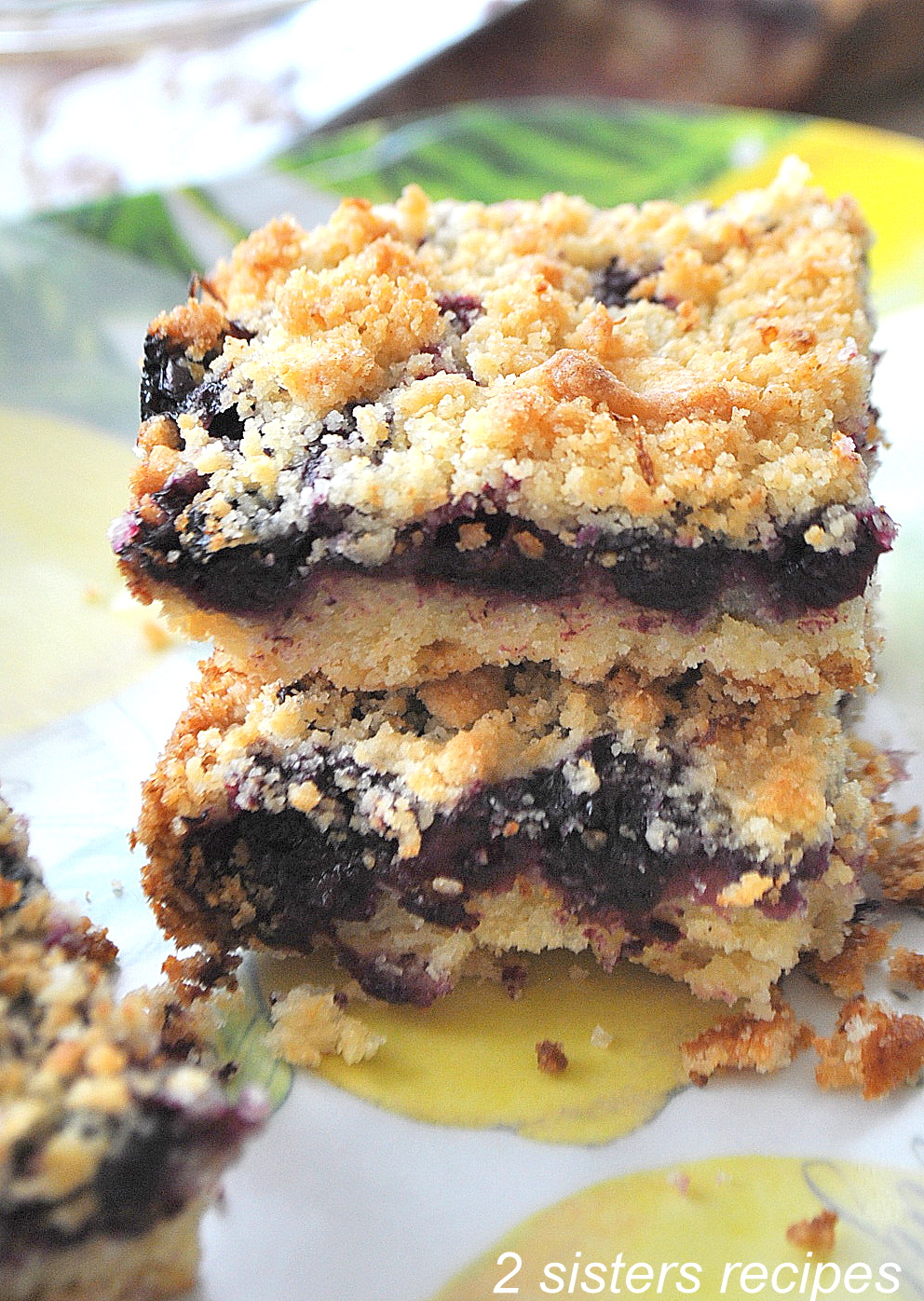 Easy Lemon Blueberry Crumble Bars: A Melt-in-Your-Mouth Treat